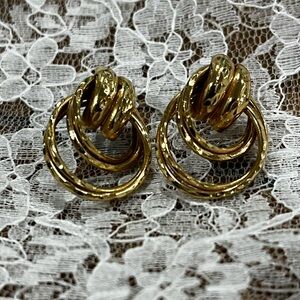 Elegant 14K Yellow Gold Double Hoop Earrings